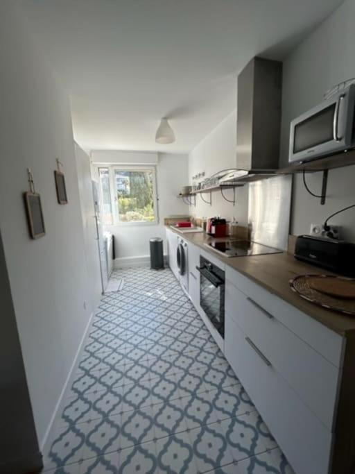 Superbe Bord De Apartment